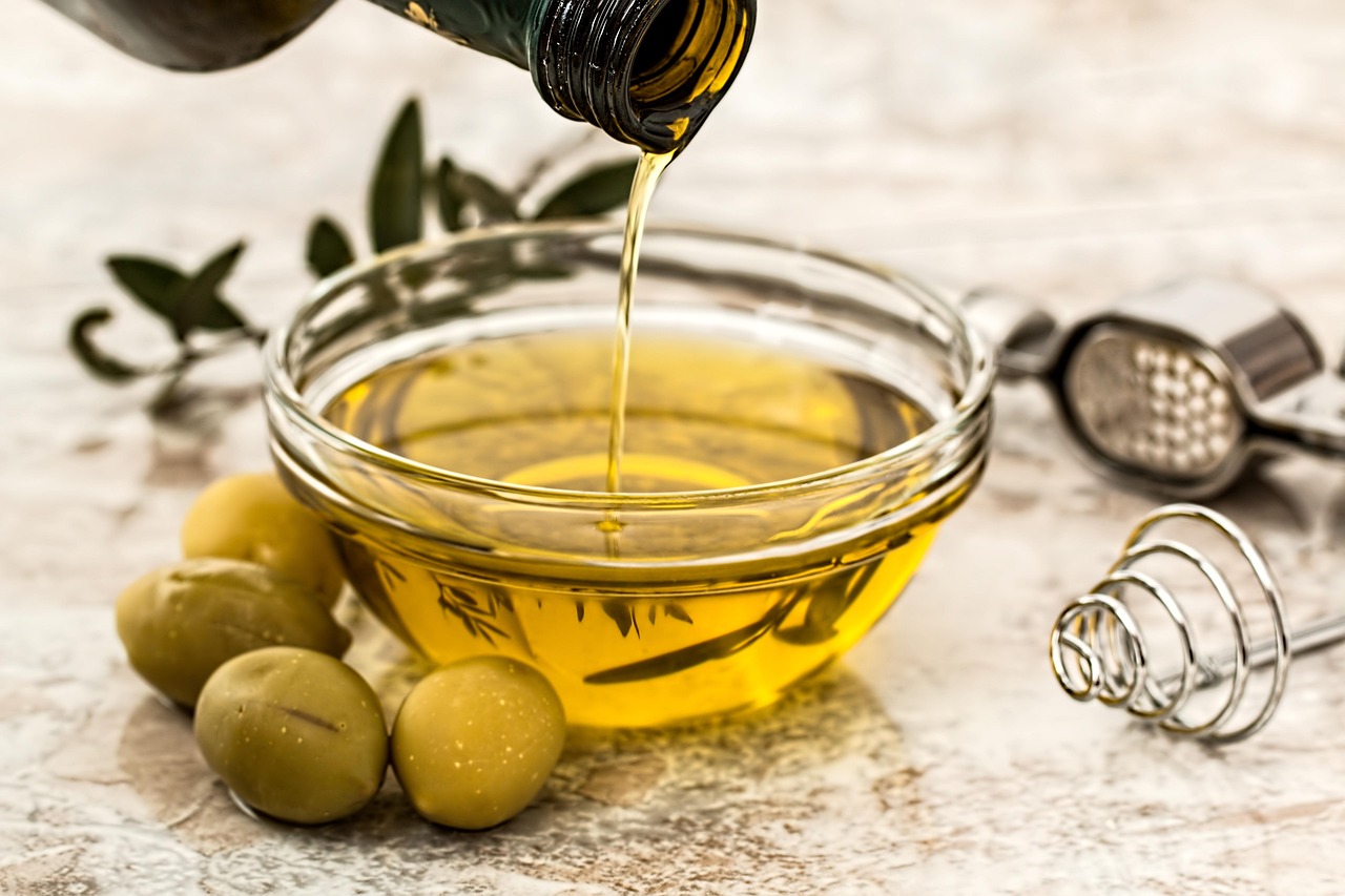 Olive Oil for Dogs: Benefits, Risks, and Safe Usage