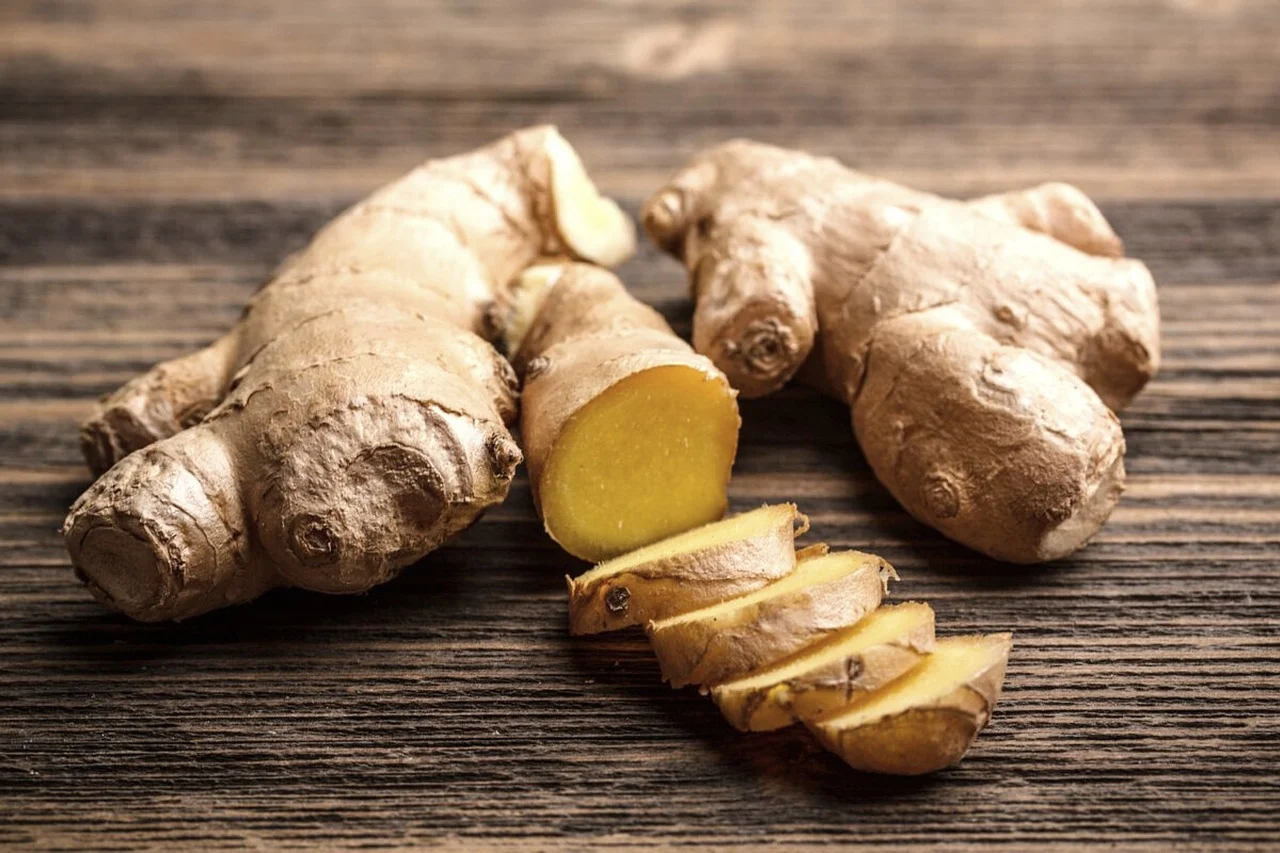 Can Dogs Eat Ginger Biscuits? Risks, Ingredients and Safe Alternatives
